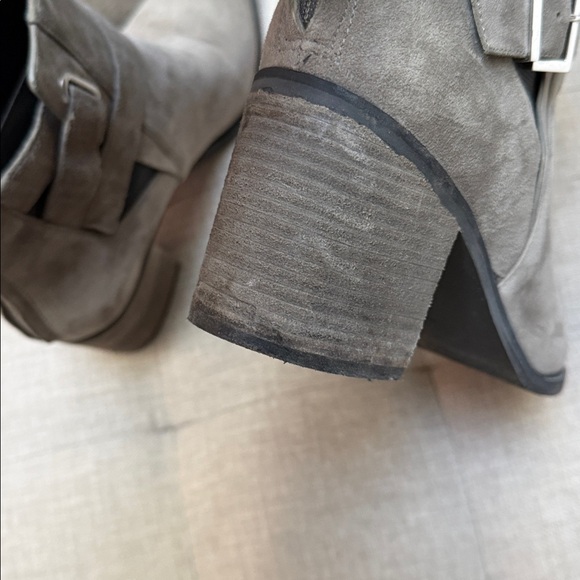 Kenneth Cole grey suede - Picture 13 of 15